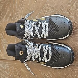 Adidas Harden Stepback [black and gold] size 8